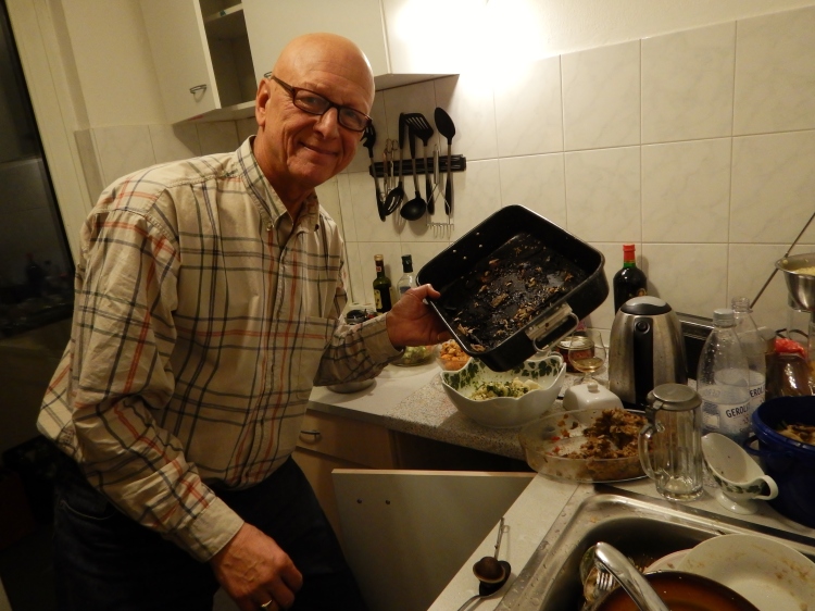 Back in Bonn for Thanksgiving with my dishwasher from US :)